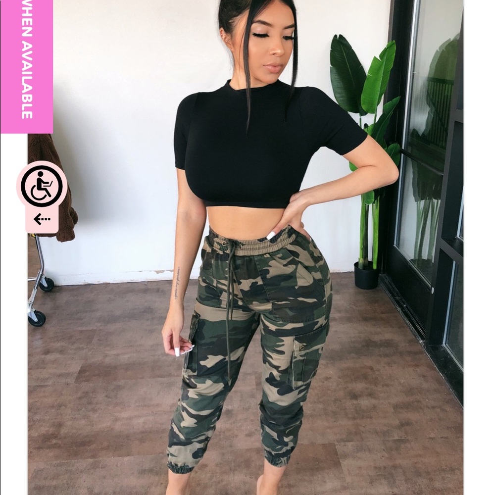 NWT OOTD Fash “Marcy Cargo Pants” (Camo) — Small